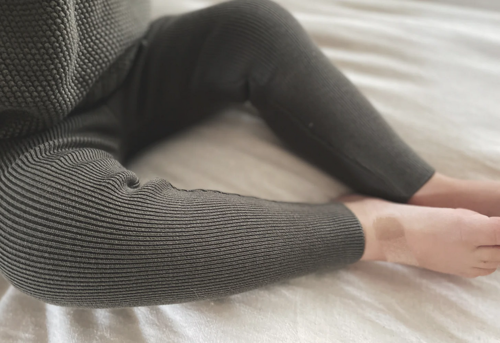 US stockist of Five O'Six' organic cotton Olive ribbed leggings.