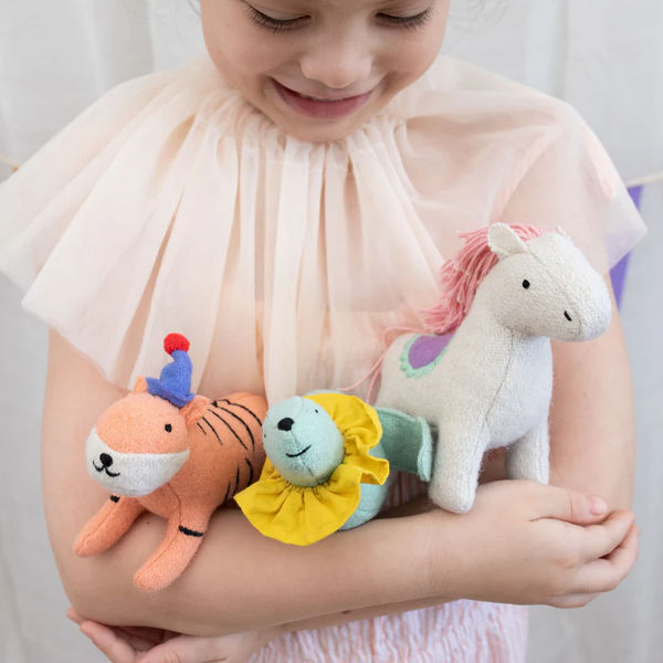 US stockist of Olli Ella's Circus Animals Holdie Set